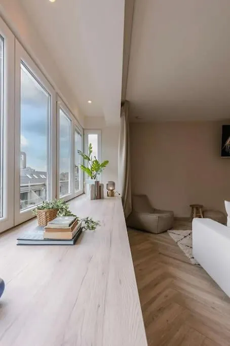 Juan - Stijlvol Appartement Met Uitzicht Op De Kaai Oostende